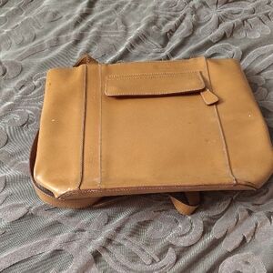 Guia's Tan Leather Bag